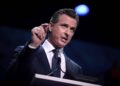 El gobernador de California, Gavin Newsom está presente en la COP30