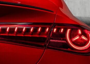 Alemania lo mejora y le baja el precio a su coche eléctrico estrella: Hasta 24 000 € menos 5 Coche de Alemania