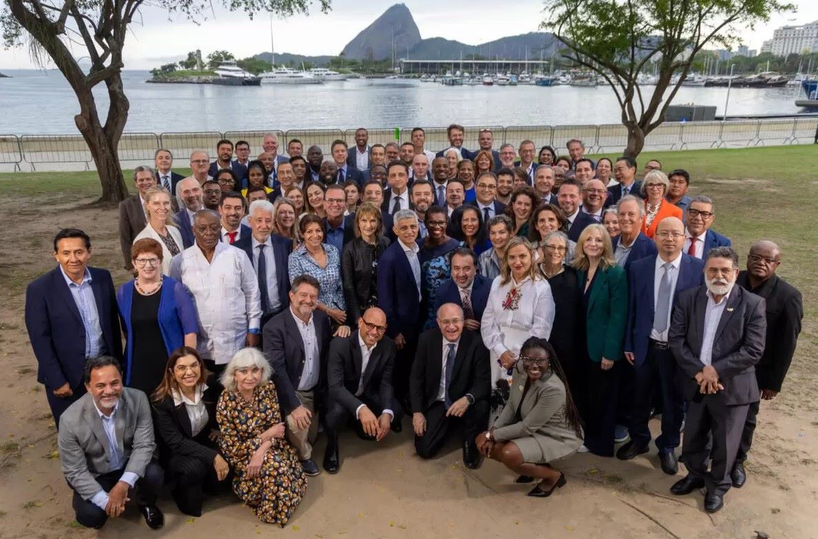 Alcaldes brasileños defienden el federalismo climático y el papel central de las ciudades en la COP30