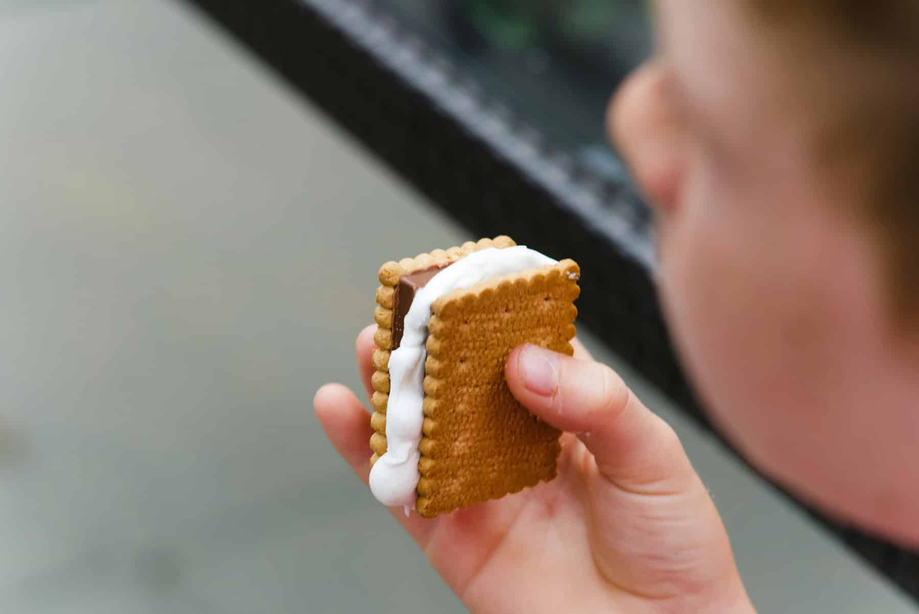 La mala alimentación infantil es una bomba de relojería: así se combate la obesidad desde la infancia