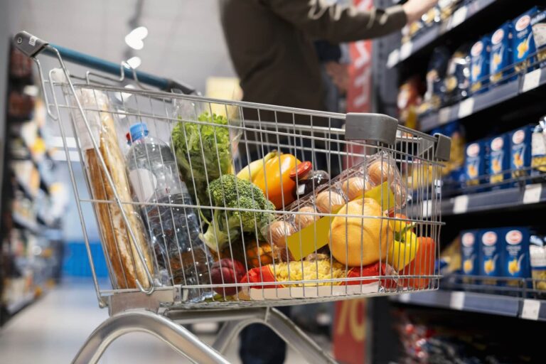 La dieta española se rompe: más ultraprocesados y menos fruta y verdura