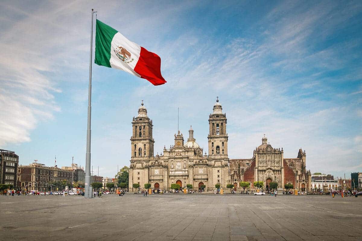 México estudia nuevos impuestos verdes para frenar la crisis climática y gravar el turismo y el transporte de lujo