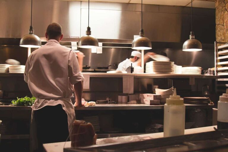 Residuo cero en la hostelería: del desperdicio alimentario a los envases y el mobiliario