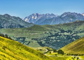 Los Pirineos se calientan un 30% más rápido: glaciares al límite y un futuro socioeconómico en jaque 5 Los Pirineos se calientan un 30% más rápido: glaciares al límite y un futuro socioeconómico en jaque
