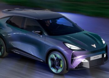 Seat multiplica su producción eléctrica y desafía el dominio global del coche eléctrico 2 Producción eléctrica en fábrica de Seat