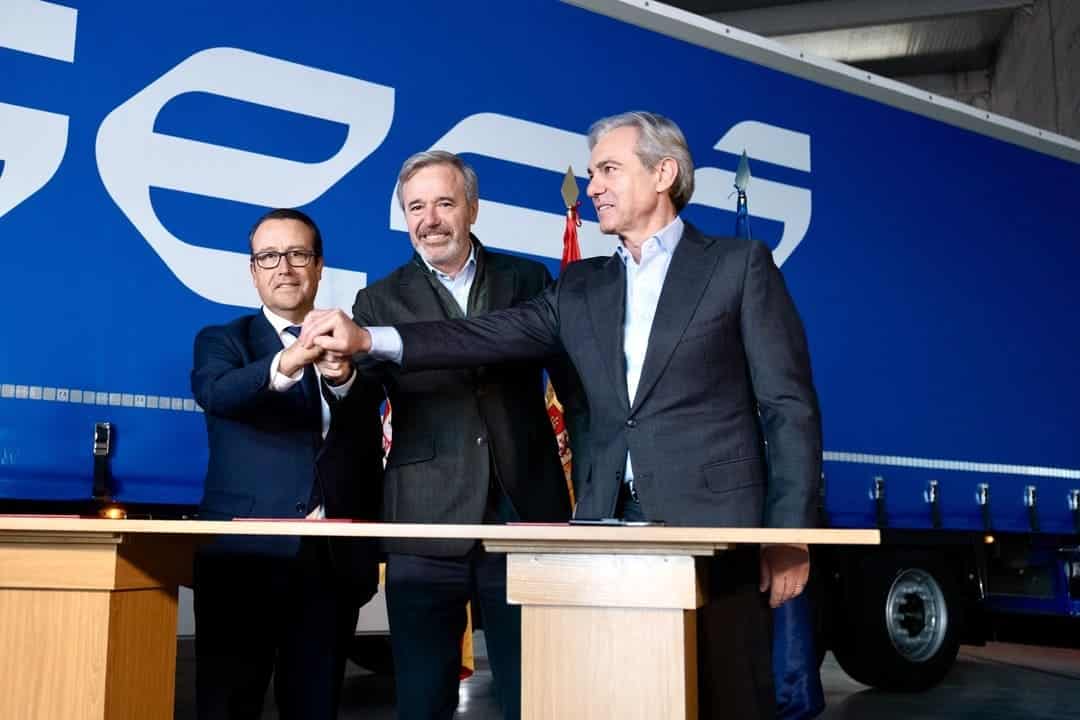 Autoridades y empresas anuncian el corredor de camiones autónomos entre Zaragoza y Madrid