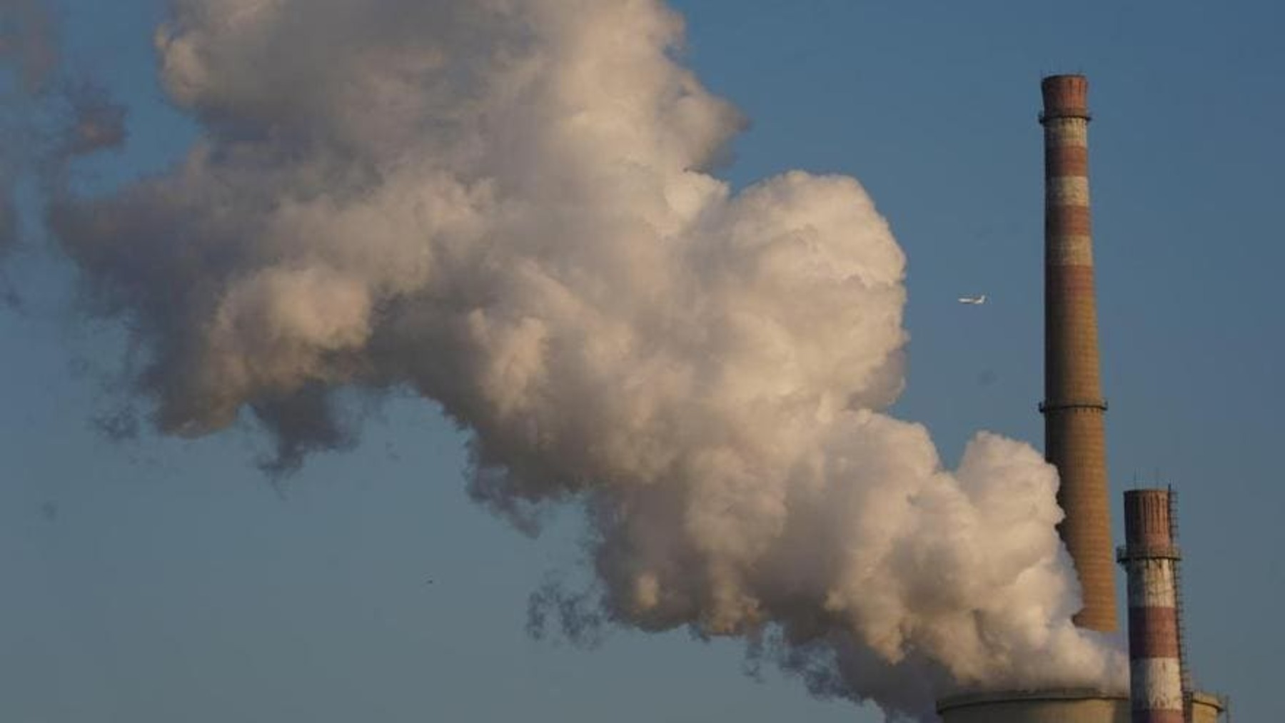 Emisiones de gases invernadero bajan en Cataluña hasta niveles de los 80 gracias a cambios industriales y energéticos