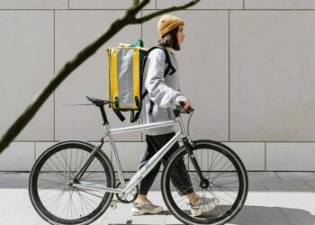 Logística en bicicleta impulsa repartos limpios y rápidos en Sevilla