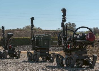 Un pequeño pueblo de Huesca se convierte en referente al combatir la despoblación con un ejército de robots para la guerra del futuro 2 Un pequeño pueblo de Huesca se convierte en referente tecnológico al apostar por un ejército de robots que quiere repoblar el territorio