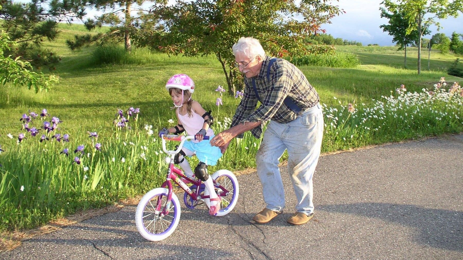 Cuidar a los nietos mejora la memoria en mayores