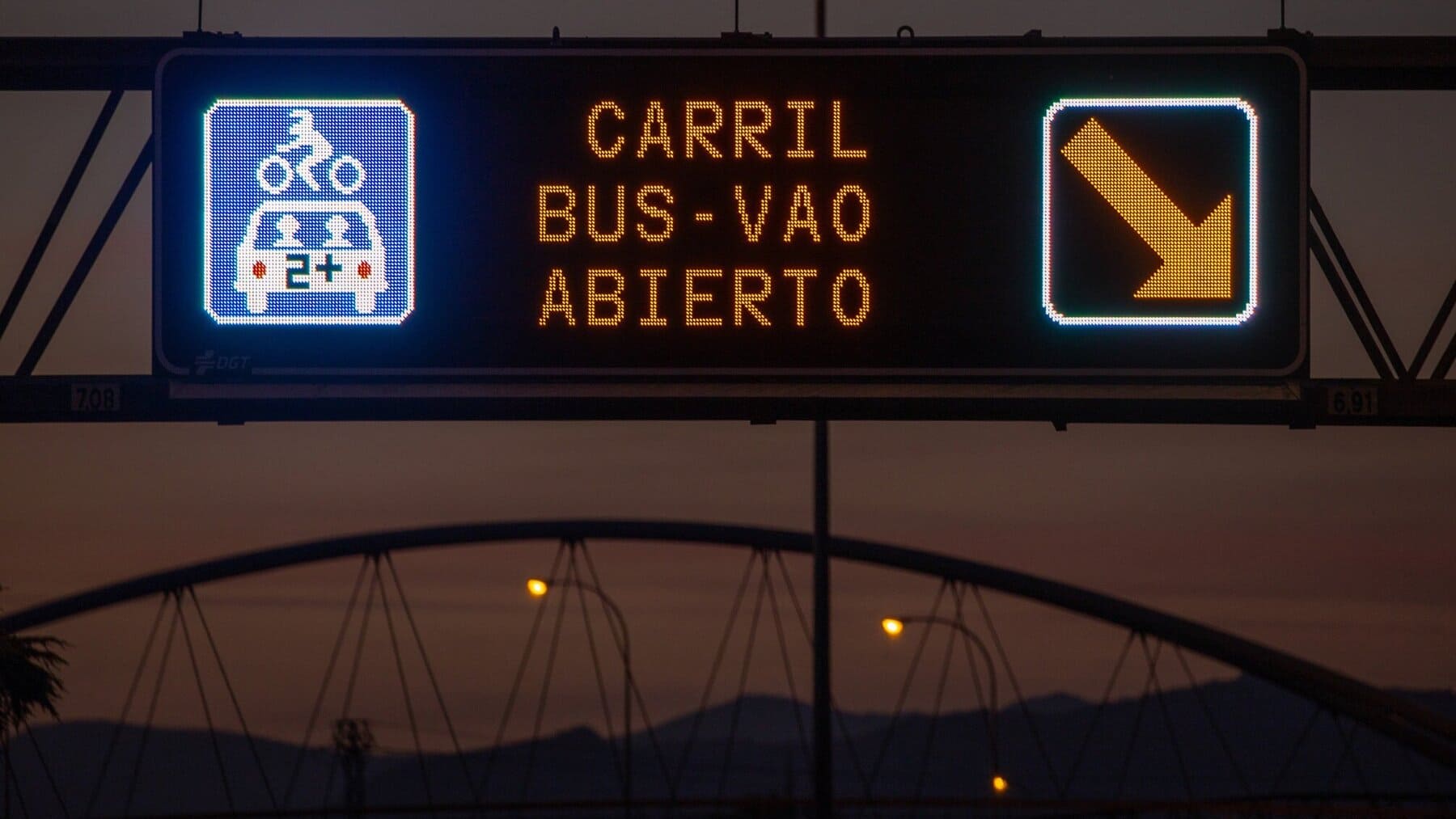 Carriles BUS-VAO con restricciones para coches eléctricos e híbridos enchufablesCarriles BUS-VAO con restricciones para coches eléctricos e híbridos enchufables