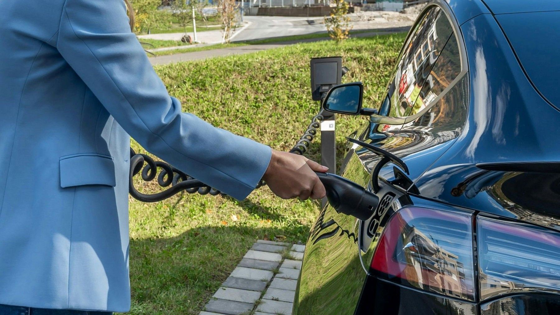 Plan Auto+ y ayudas al coche eléctrico en concesionarios