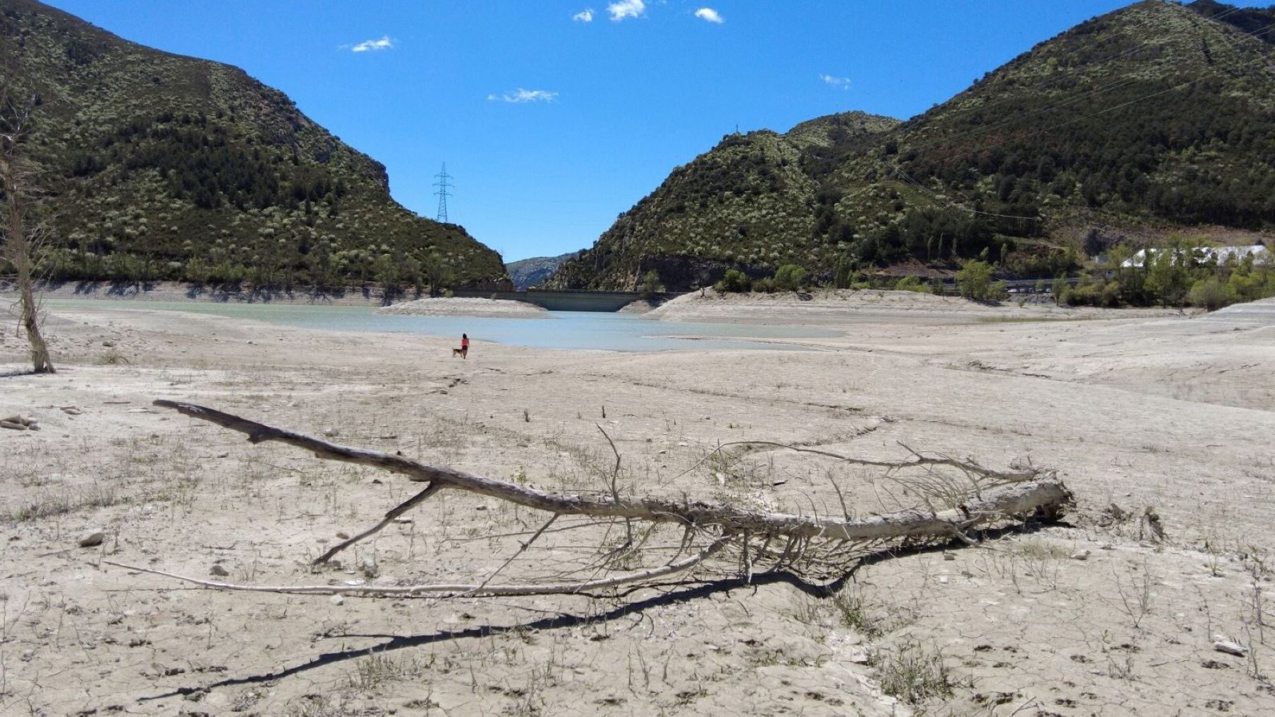 Sequía extrema y embalse vacío por la bancarrota hídrica global