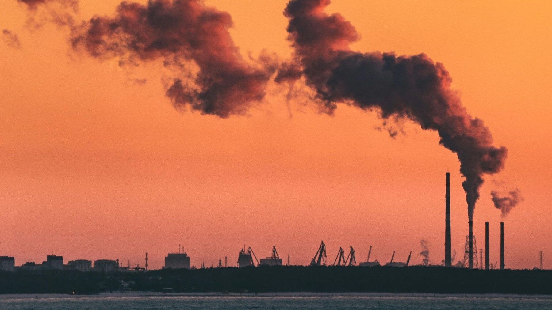 España suspende en descarbonización mientras aumentan las emisiones de CO₂