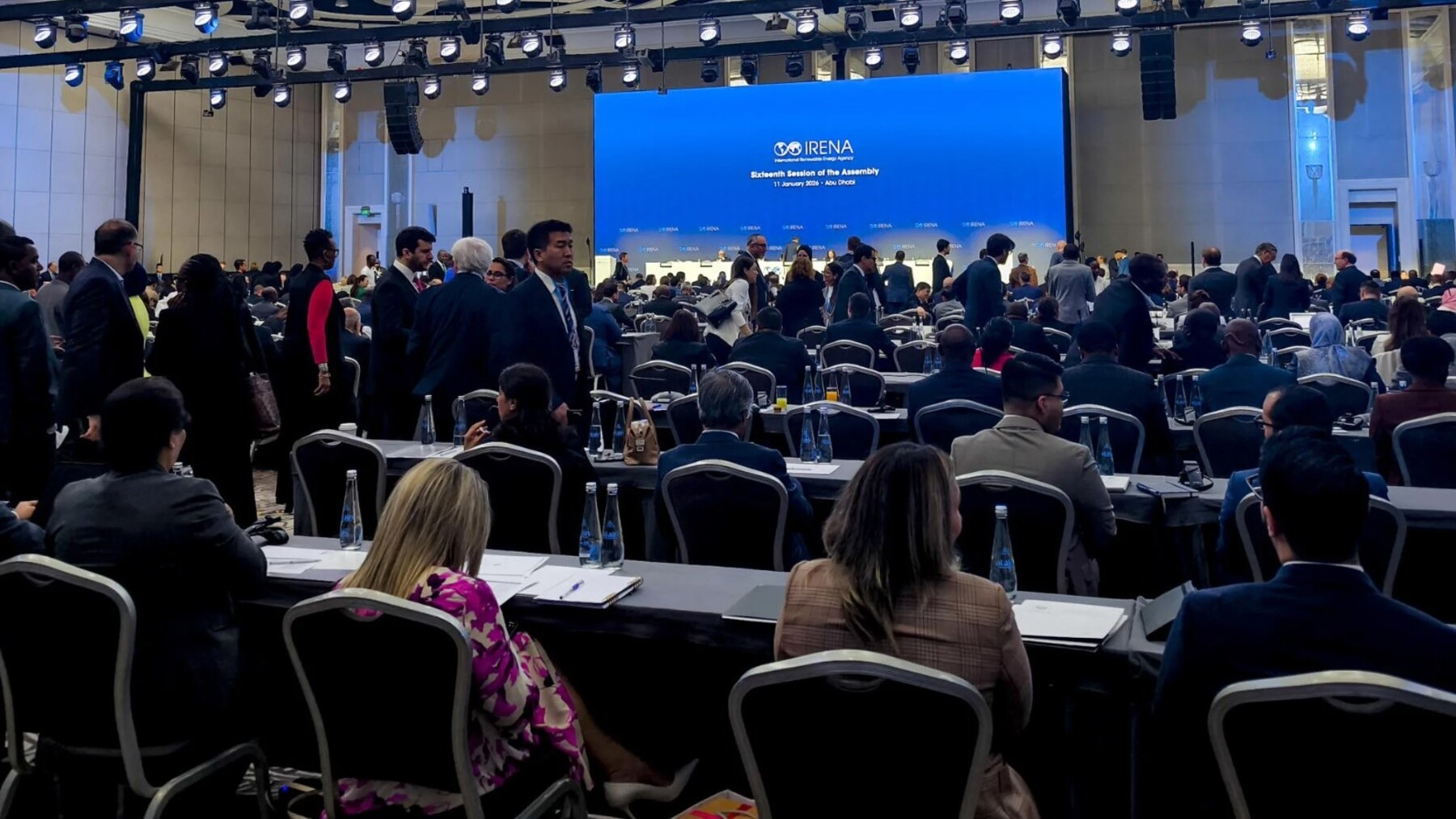 Retirada de Estados Unidos de IRENA y búsqueda de financiación alternativa para energías renovables