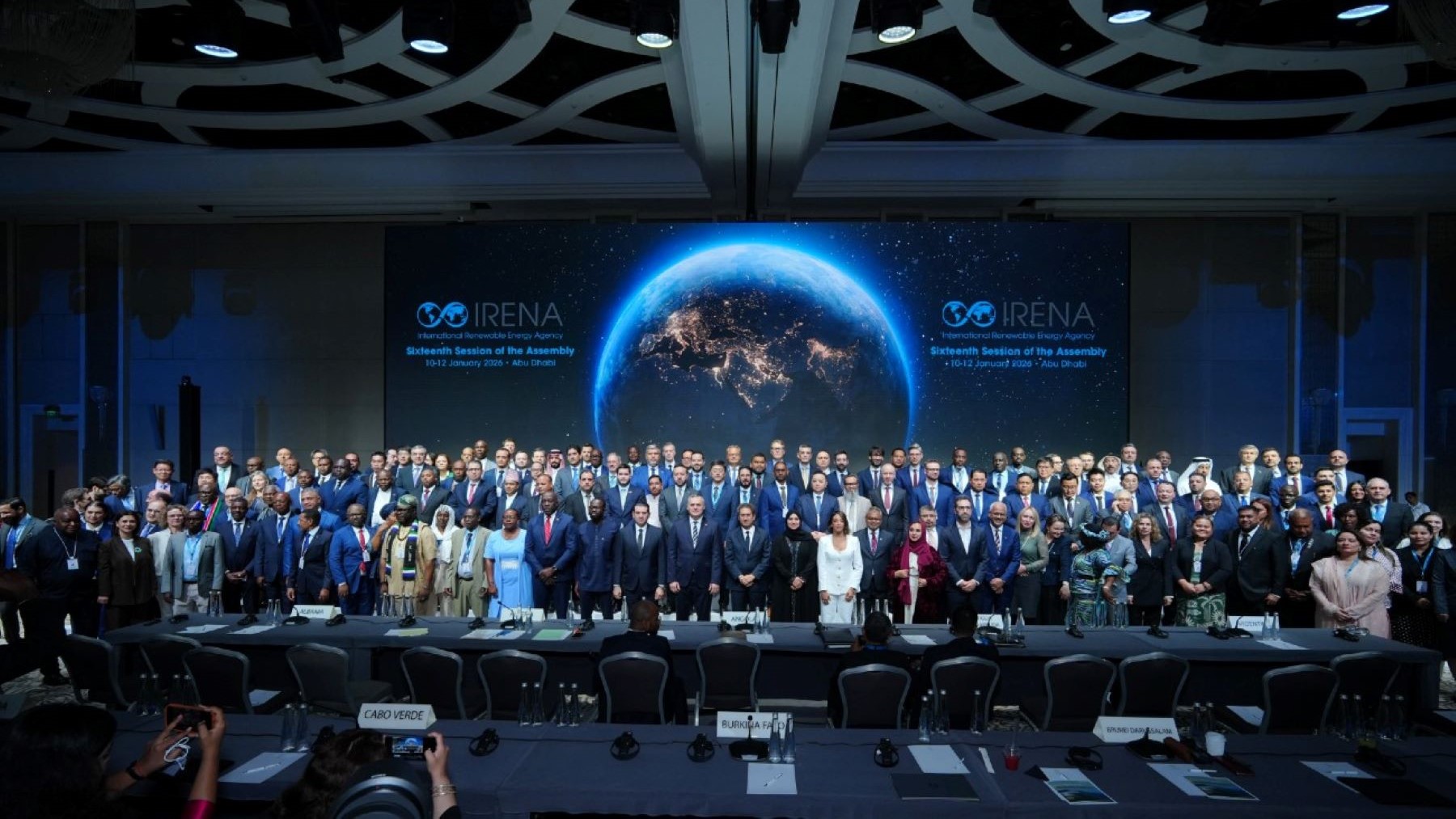 IRENA energías renovables asamblea internacional en Abu Dabi