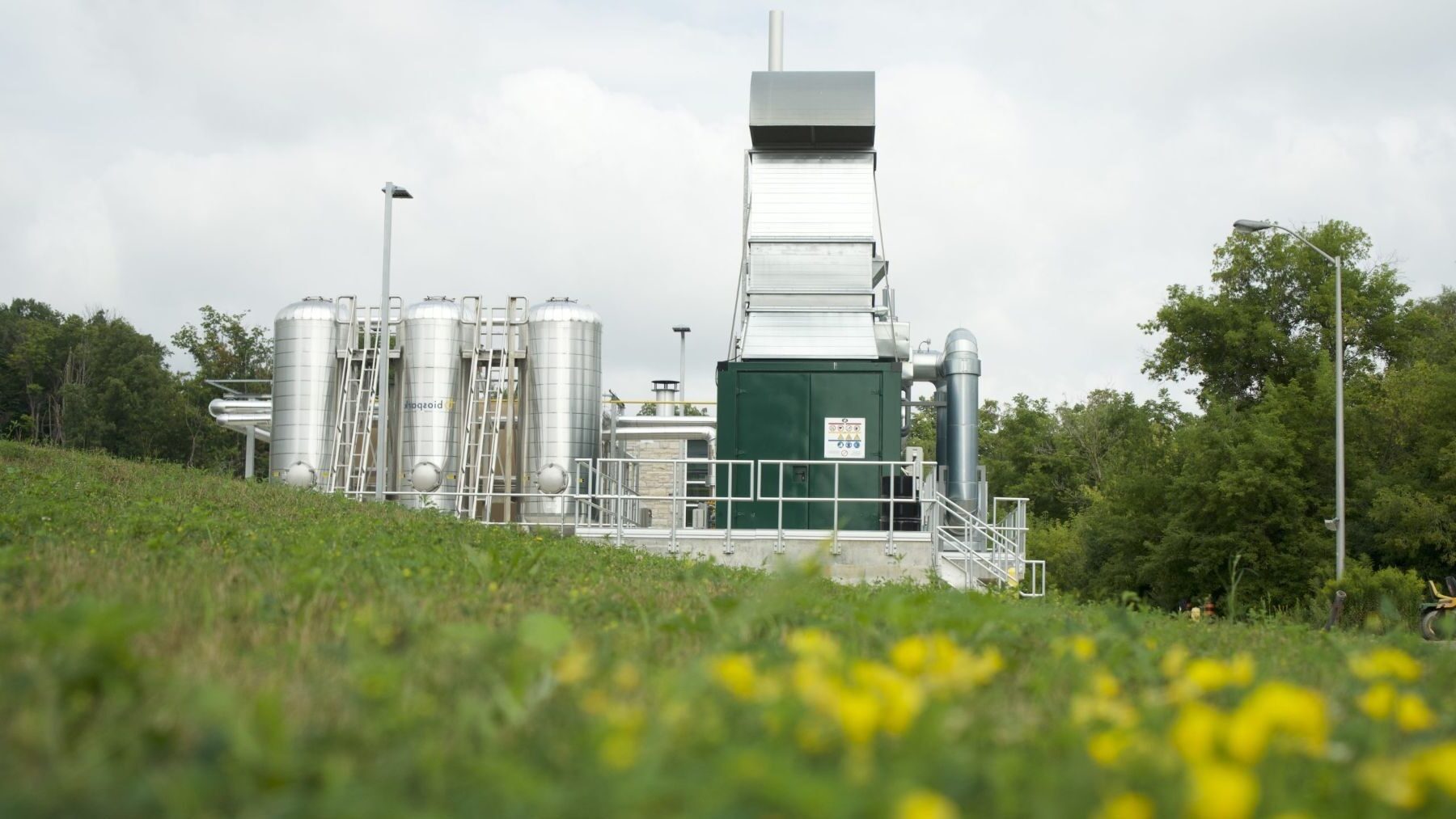 Planta industrial que sustituye combustibles fósiles por energías renovables gracias a las ayudas de RENOCOGEN