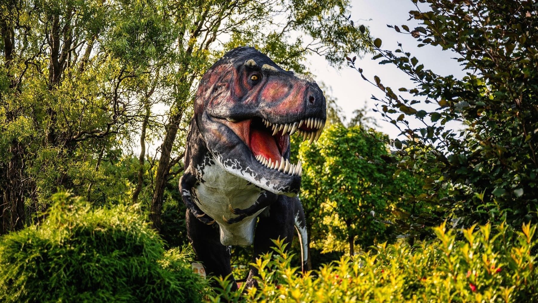 Recreación de dinosaurios que ilustra la velocidad de los dinosaurios gigantes según nuevos estudios