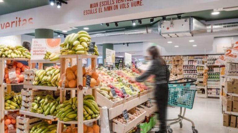 Veritas en Galicia inaugura nuevo supermercado ecológico en A Coruña