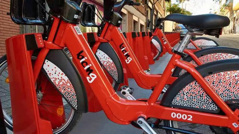 Bicing de Barcelona con bicicletas eléctricas urbanas