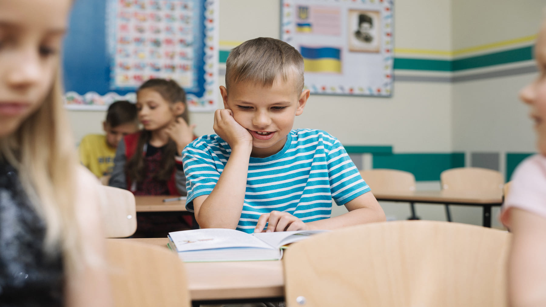 Niño con TDAH afectado por la exposición a metales pesados y contaminación ambiental