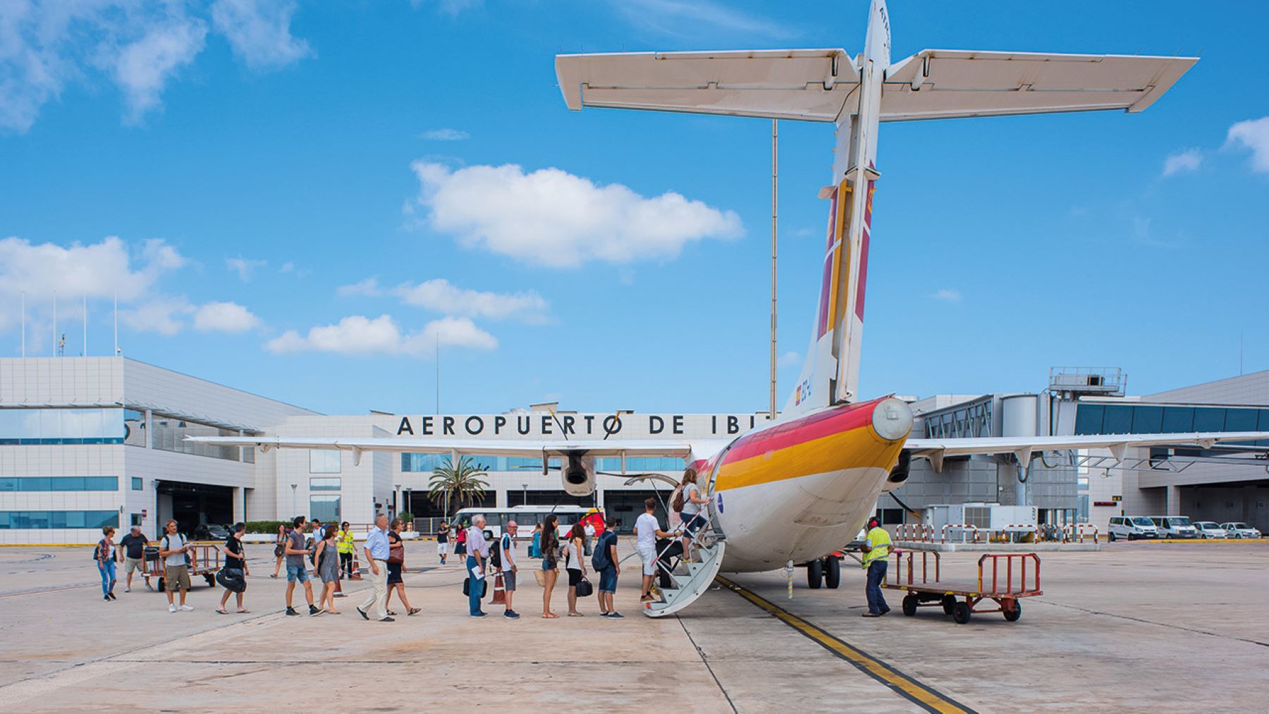 emisiones de CO2 en Ibiza provocadas por aviación y turismo