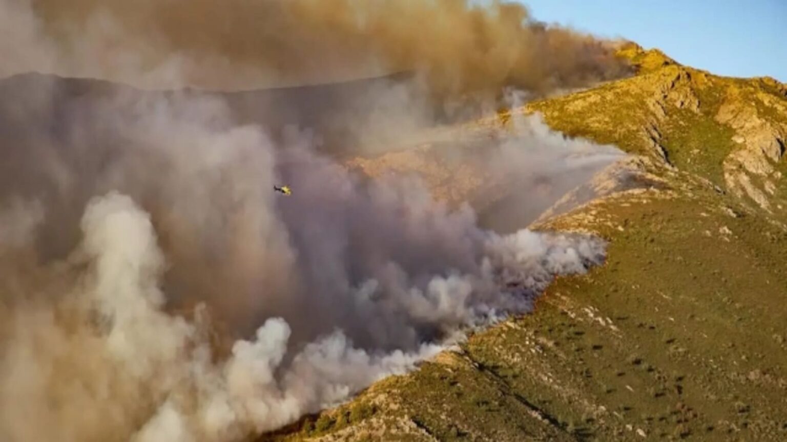 Ladera quemada en Galicia con fuerte erosión tras lluvias