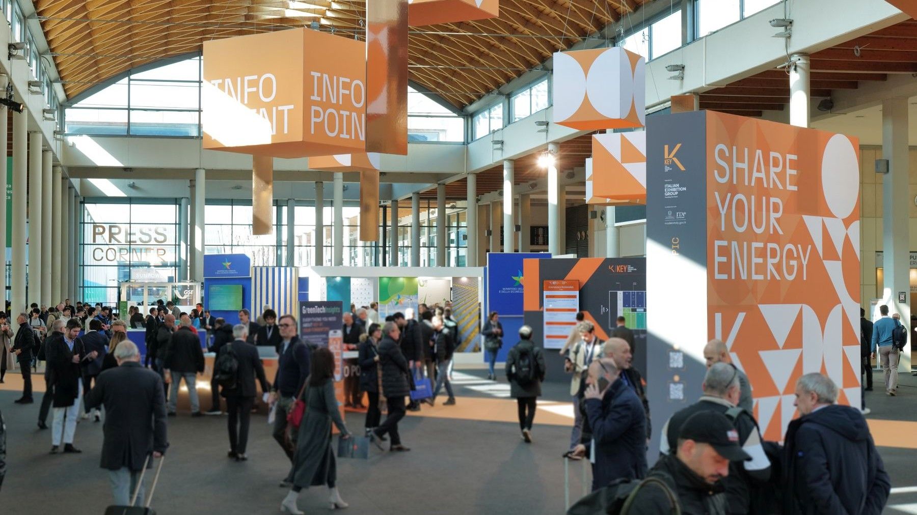 Pabellones de KEY Expo mostrando soluciones de transición energética e innovación