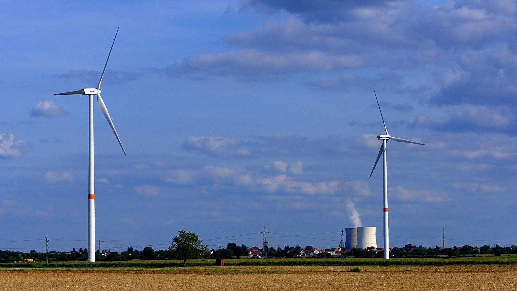 Debate político sobre renovables y energía nuclear