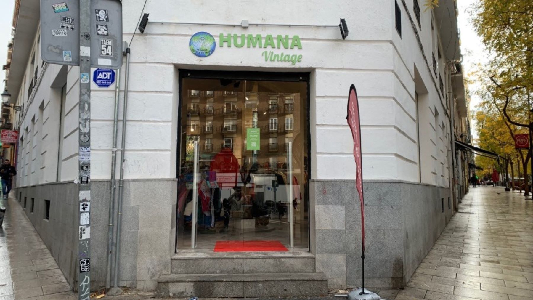 Moda de segunda mano en España impulsa reutilización y reciclaje textil