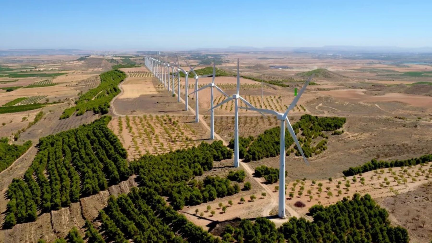 Parque eólico repotenciado con nuevos aerogeneradores y sistema de baterías