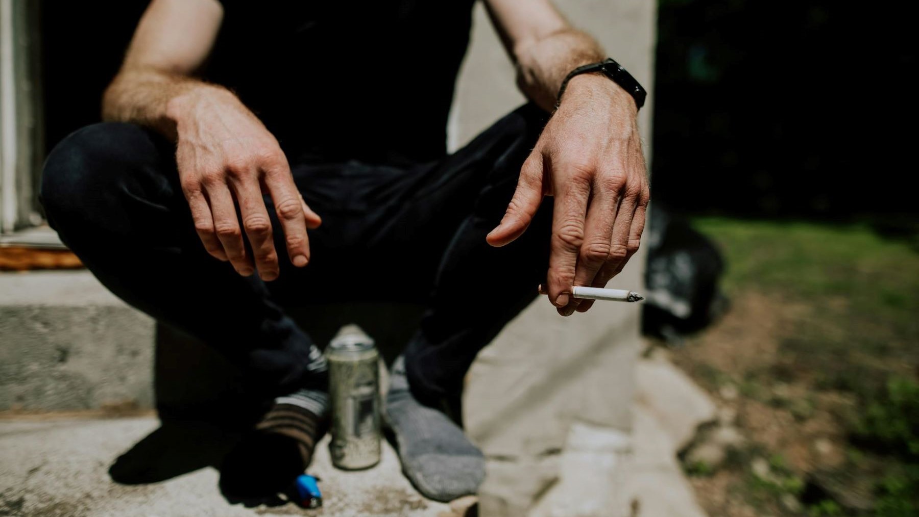 Desigualdad social aumenta adicción al tabaco