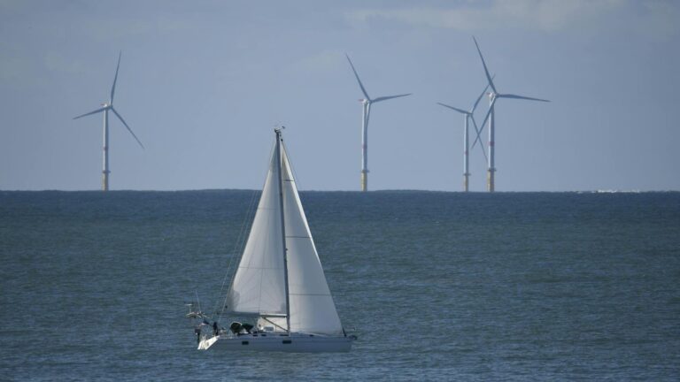 Eólica marina flotante impulsada por las nuevas subastas energéticas en España