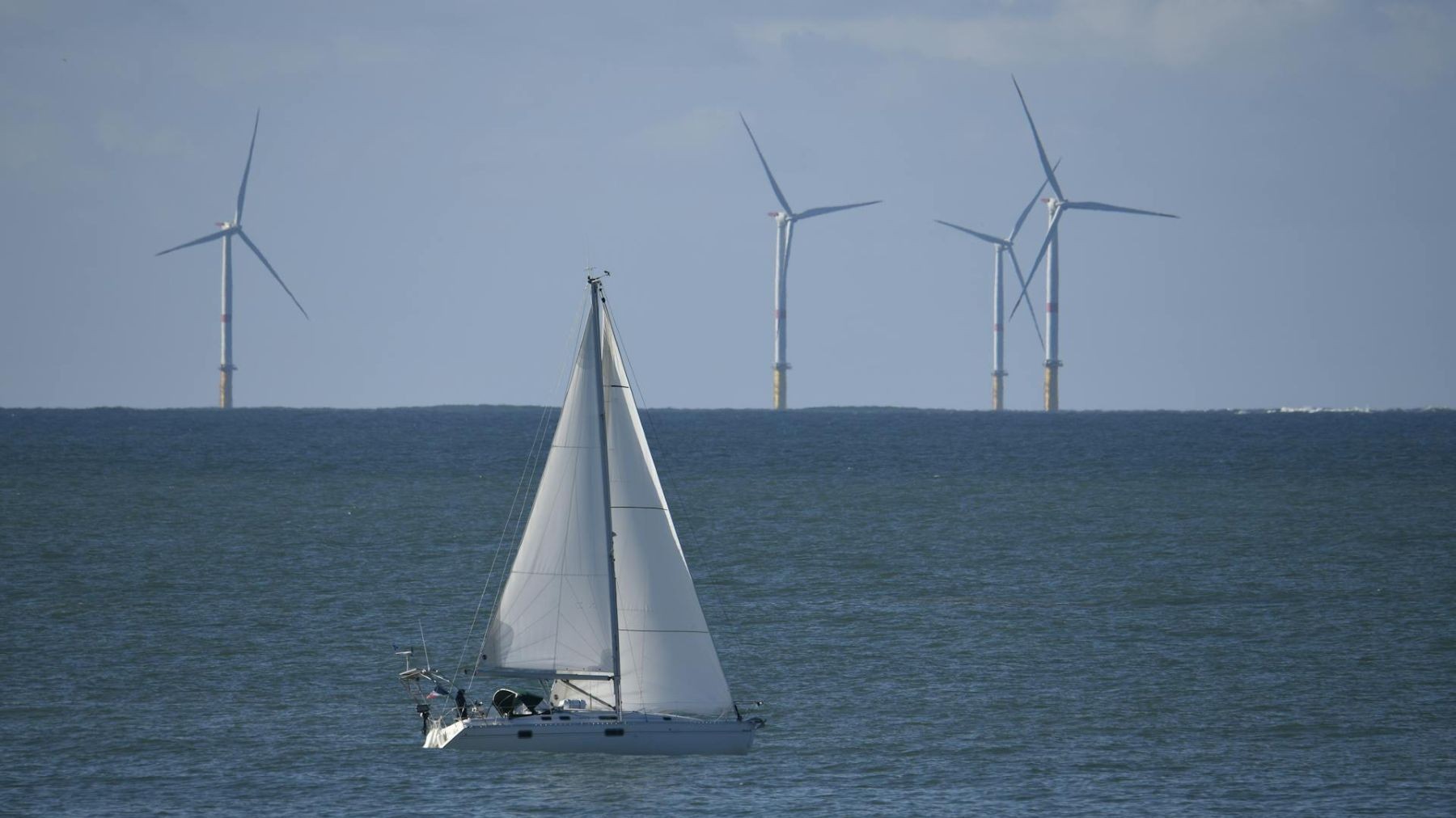 Eólica marina flotante impulsada por las nuevas subastas energéticas en España
