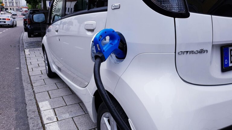 Programa Auto+ para la compra de vehículos eléctricos con ayudas de hasta 4500 euros