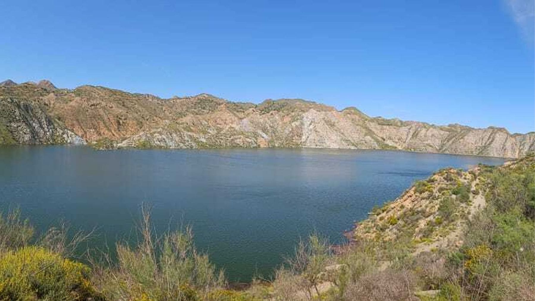 Embalse del Negratín en Granada tras superar los 210 hm³ y reactivar el trasvase a Almería.