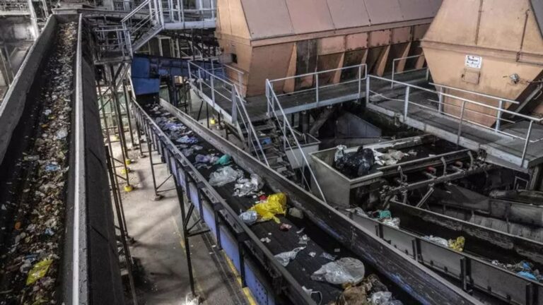 Galicia reduce basura en 2025 tras subir el canon de Sogama en la planta de Cerceda