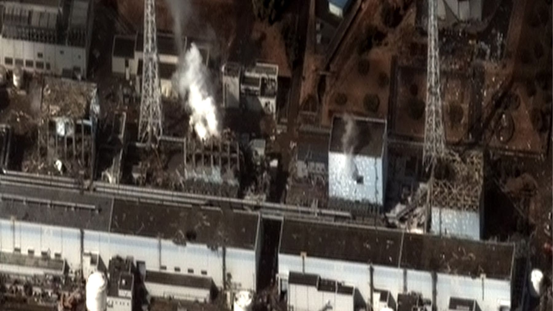 Vista aérea de los reactores dañados de la central nuclear de Fukushima Daiichi tras el accidente de 2011.