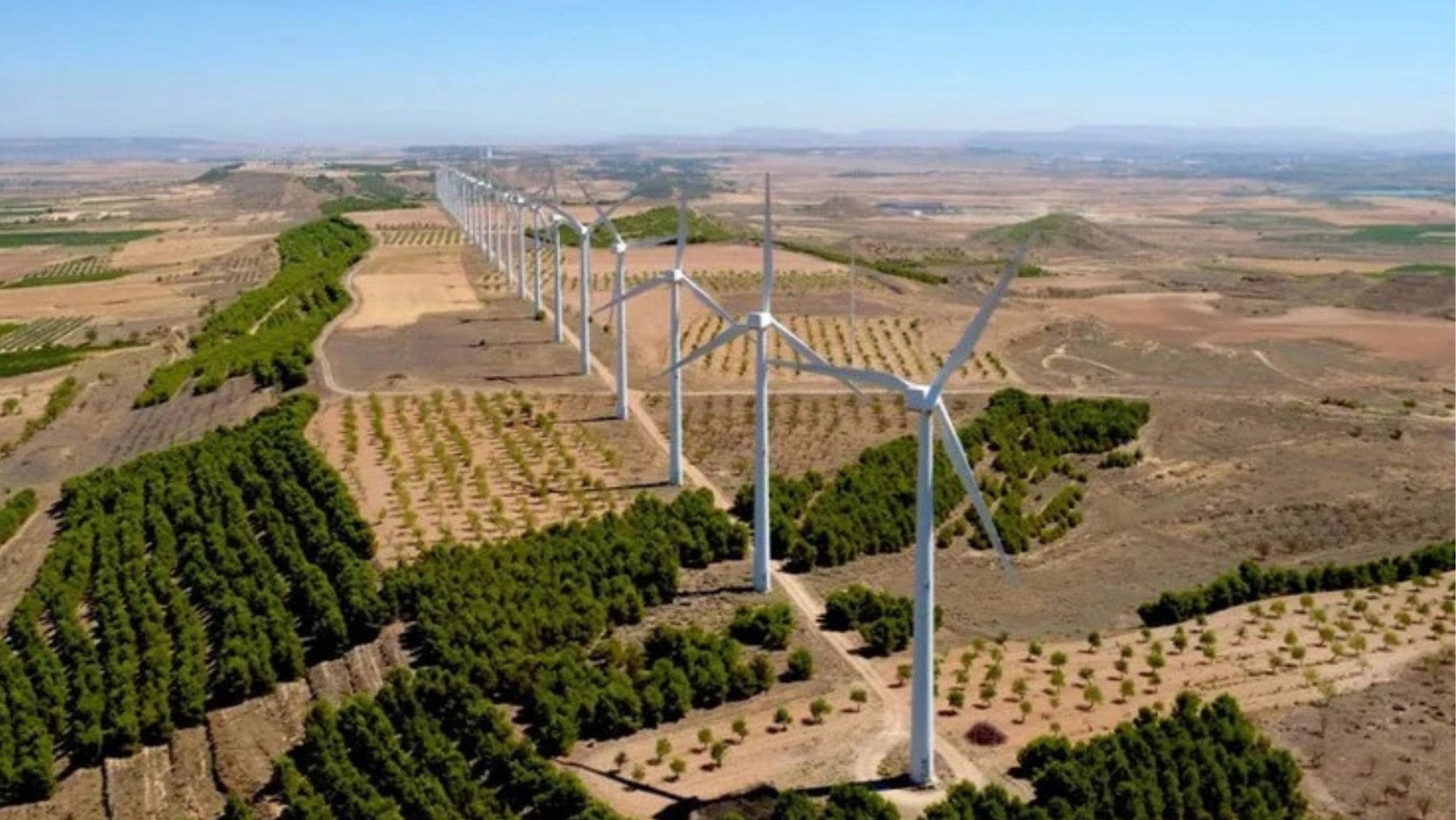 Parque eólico Montes de Cierzo en Tudela antes de la repotenciación con aerogeneradores en Navarra.