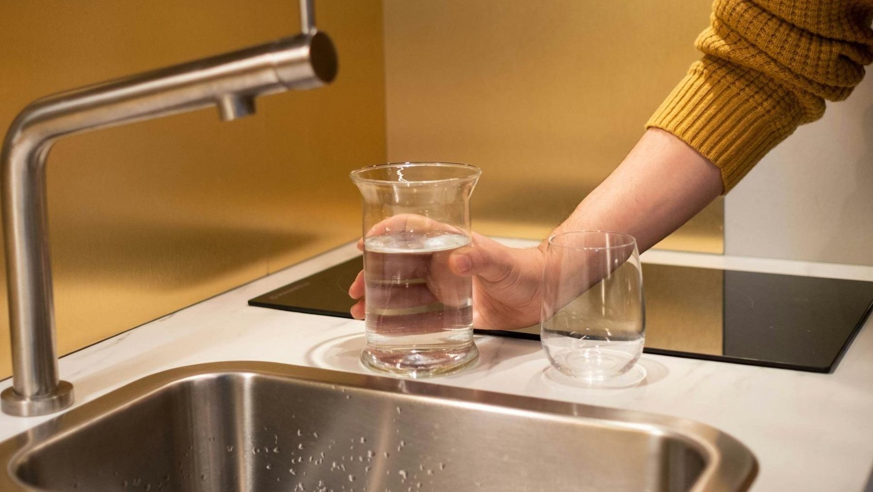 Científicos piden reducir nitratos en agua y alertan de consumo contaminado en España