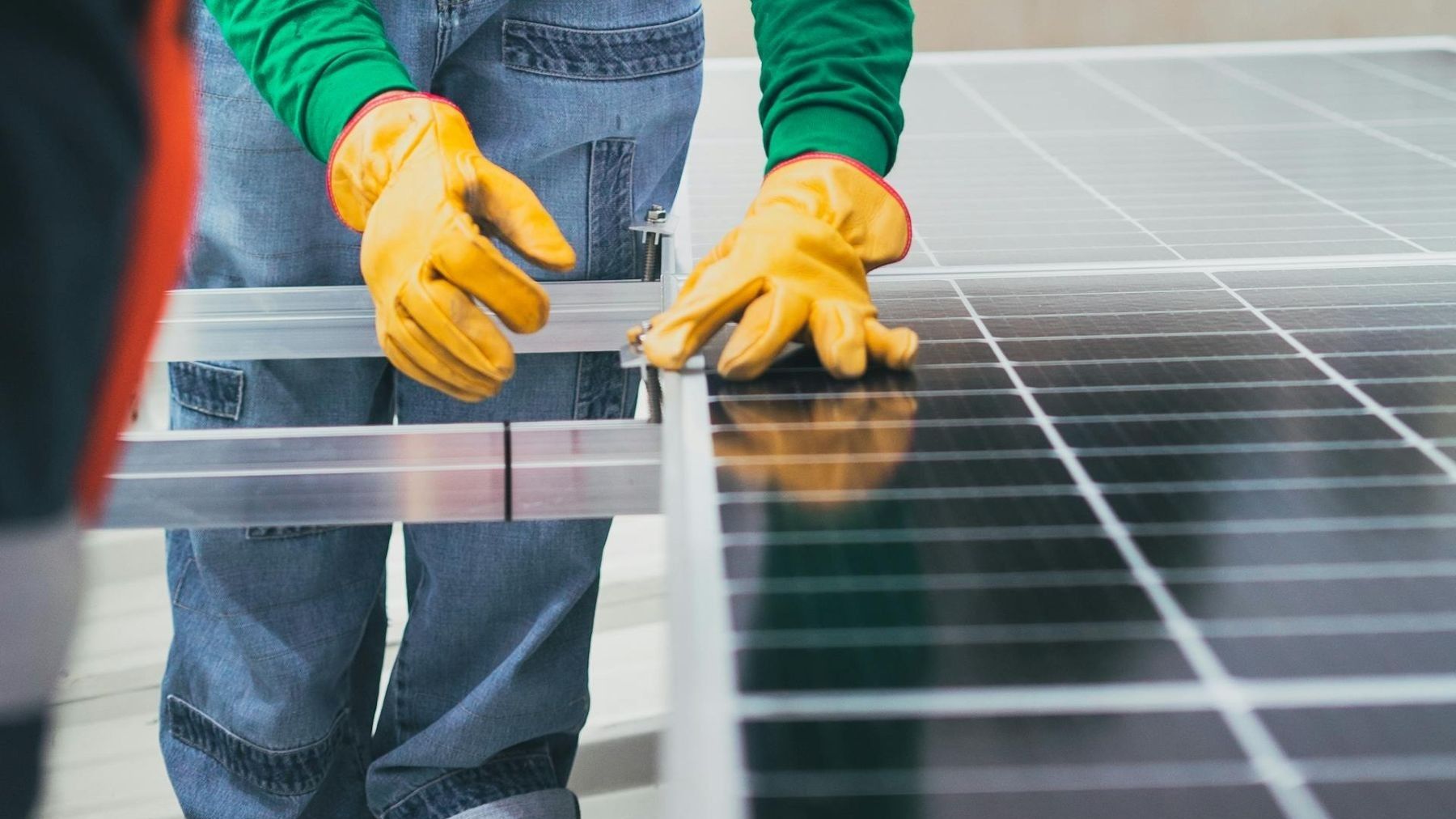 ECOticias.com - El Periódico Verde 33 España impulsa renovables para frenar dependencia energética con paneles solares