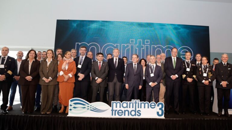 Xunta y Gobierno respaldan la eólica marina en Vigo durante el congreso naval