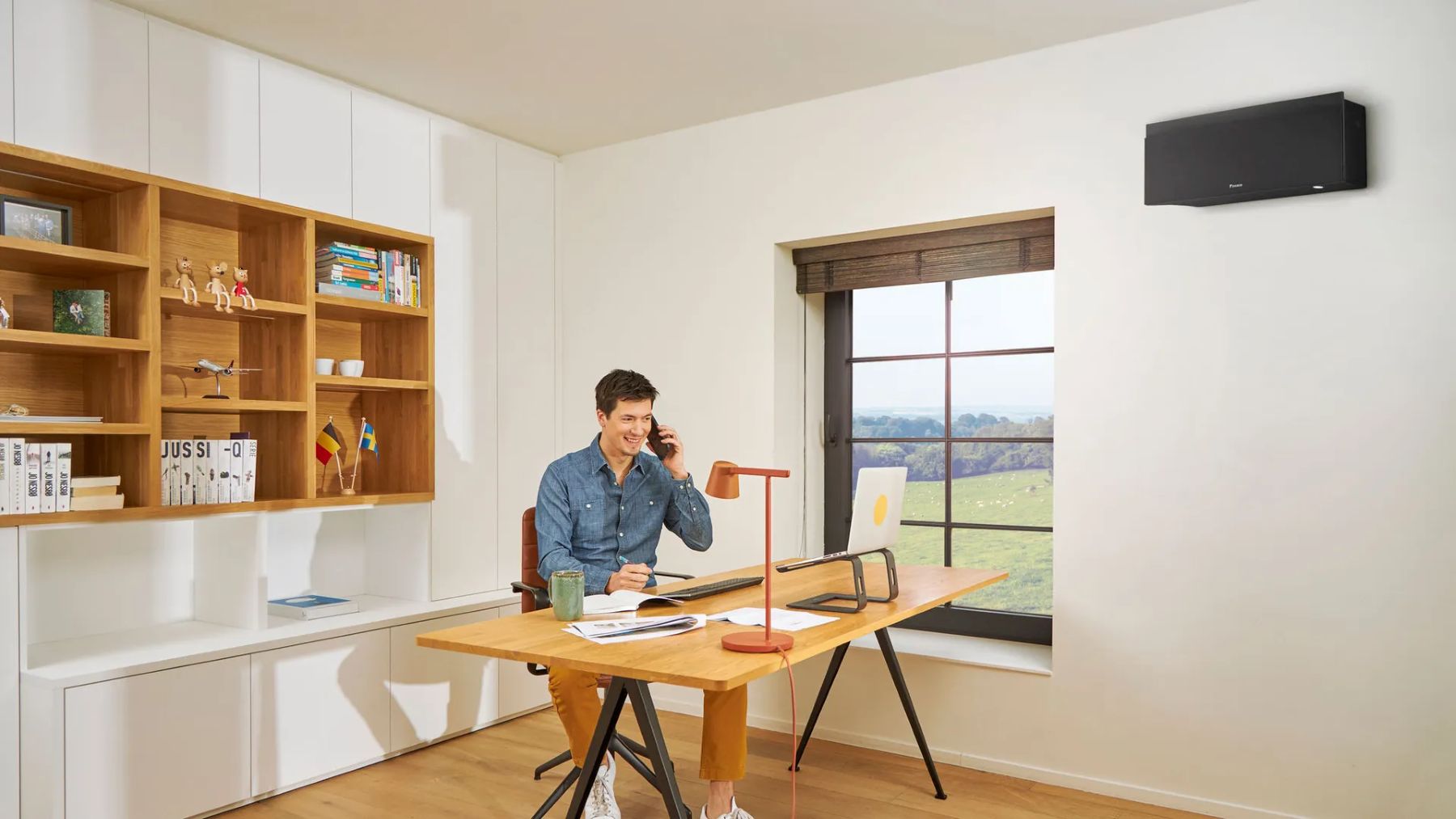 Equipo de aerotermia doméstico que demuestra cómo la aerotermia reduce el gasto energético anual más de un 50 %