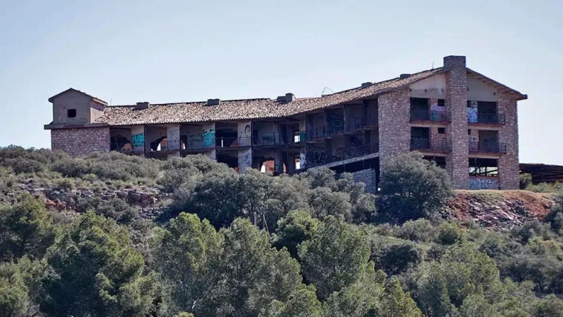 demolición de las ruinas del hotel Gran Prior