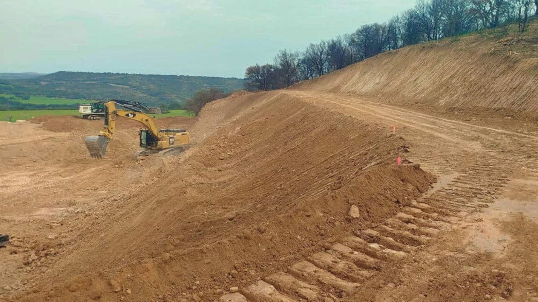 Denuncian ampliación de granja porcina en monte incendiado de Abiego
