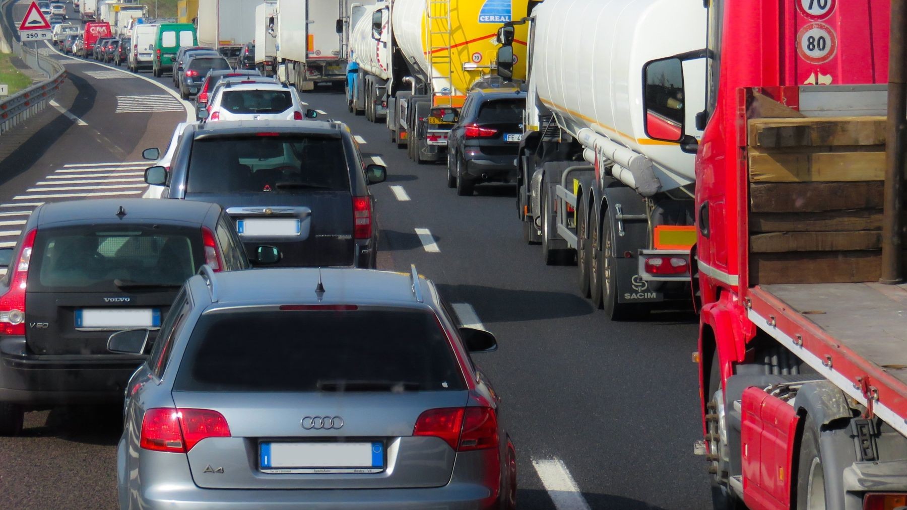 UE flexibiliza las emisiones de CO2 para camiones y autobuses sin cambiar los objetivos