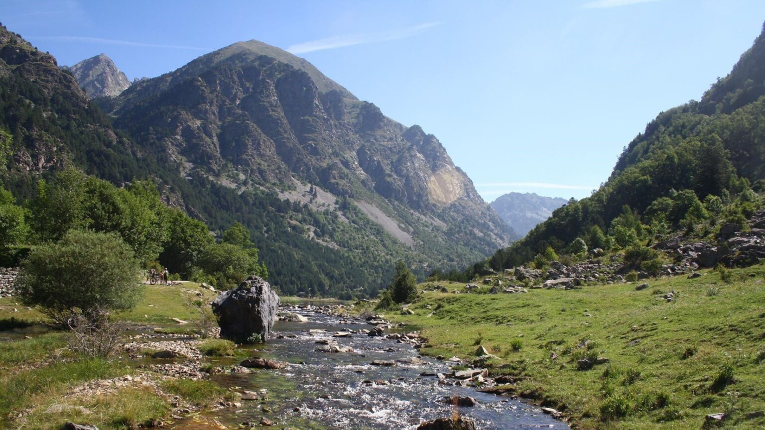 El tiempo hoy 19 de marzo en España con estabilidad y alerta por borrasca en Canarias