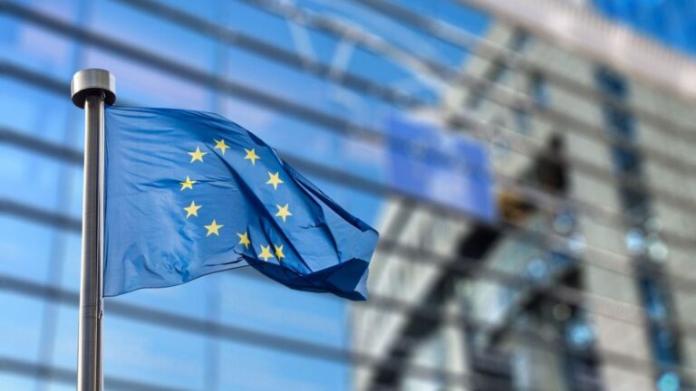 Bruselas estudia medidas energéticas de emergencia ante una posible crisis de precios en la UE