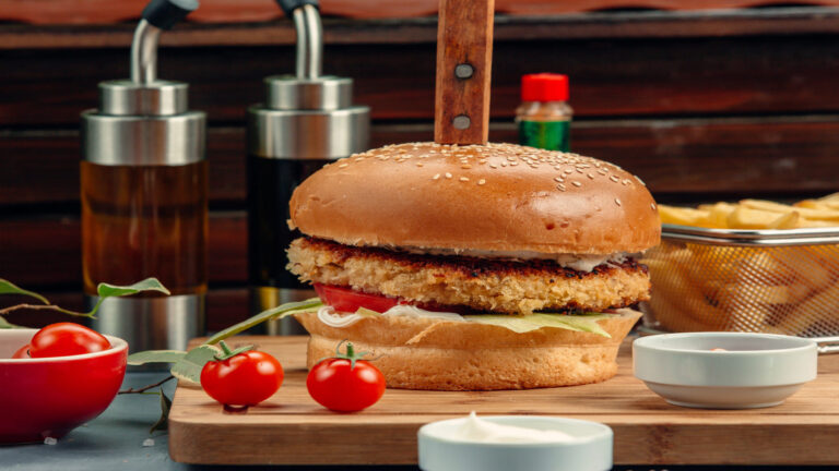AESAN alerta salmonela en burger de pollo Burkebab de Simon's Food