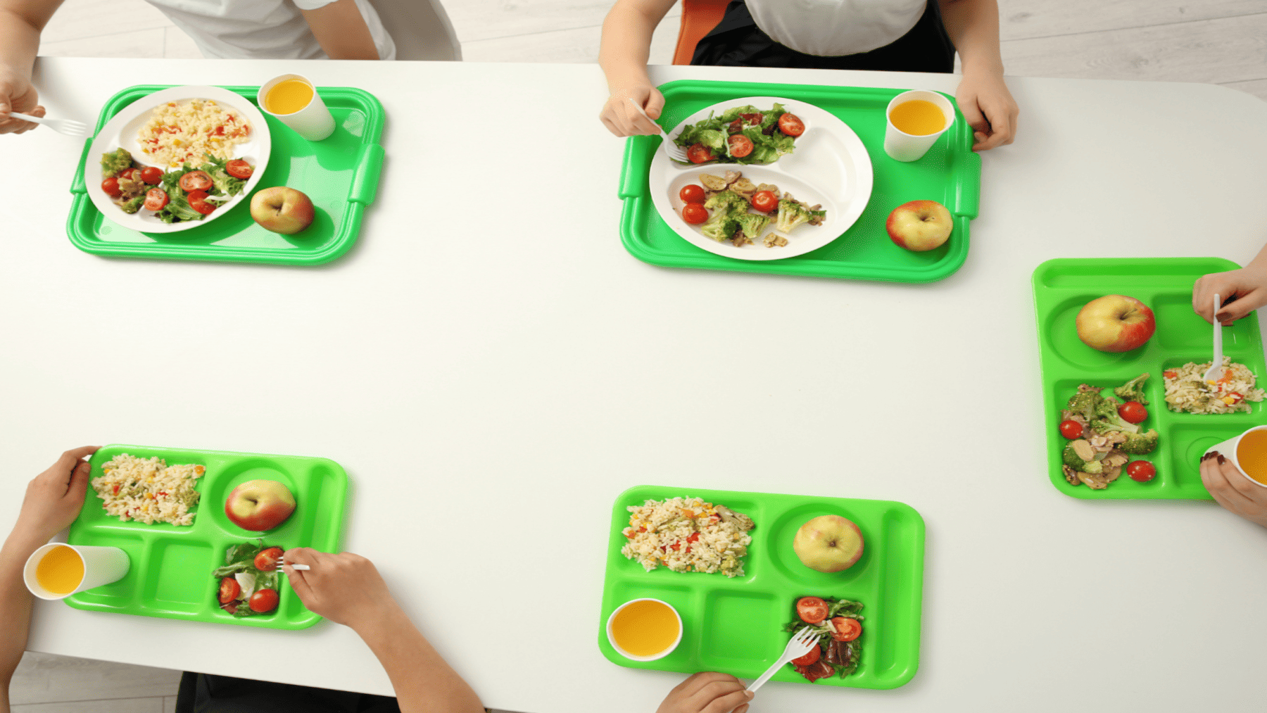 Conoce los comedores sostenibles de La Vera con productos locales